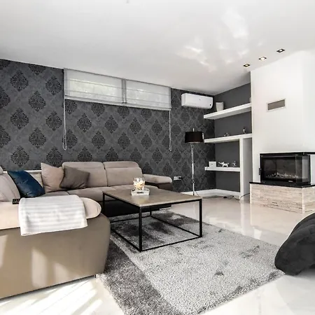 Evoque By Adriaticluxuryvillas Zára