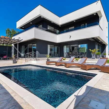 Evoque - Adriatic Luxury Villa *